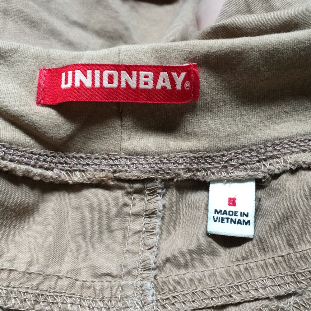 Cargo Shorts - Picture 3 of 4